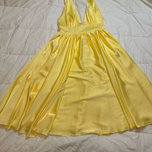 Hush collection women’s dress halter plunge neckline yellow Marilyn monroe style - Picture 9 of 9